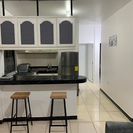 Comfortable 3-Bedroom Apartment, Close To The American Consulate Guayaquil Extérieur photo