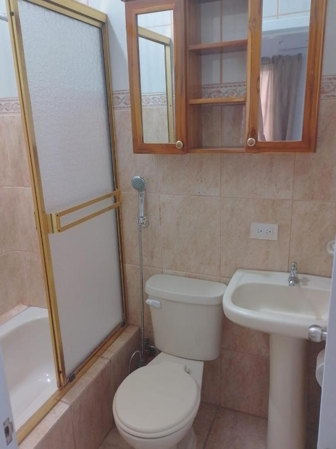 Comfortable 3-Bedroom Apartment, Close To The American Consulate Guayaquil Extérieur photo